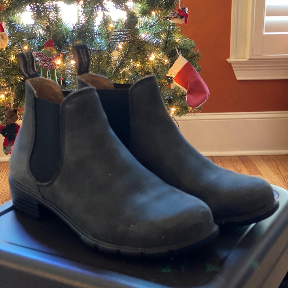 Blundstones Women’s Dress Boots- Rustic Black